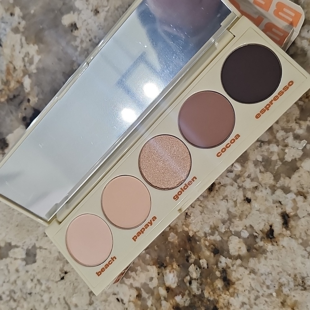 Beauty For Certain Playa to Palazzo Eyeshadow Palette!